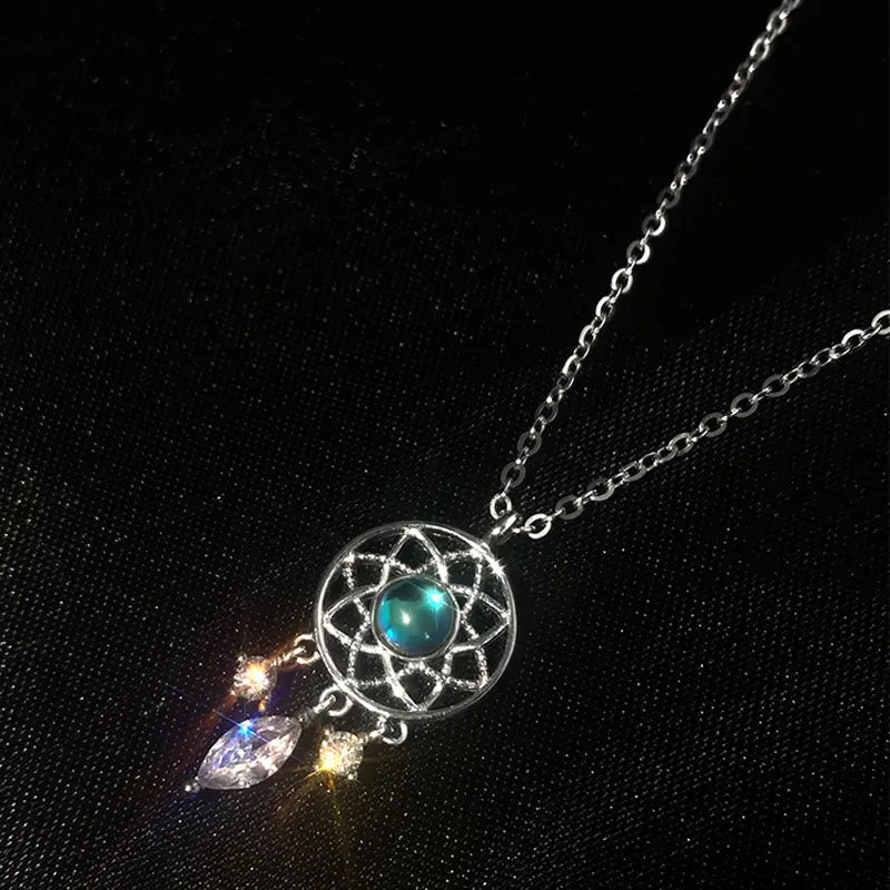 Collar moon stone